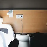 Ibis Porte D'angleterre Hotel 3*