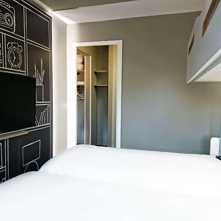 Ibis Caen Porte D'angleterre Hotel 3*