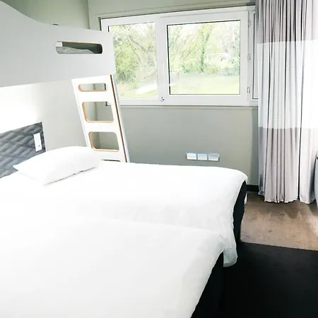 Ibis Porte D'angleterre Hotel 3*