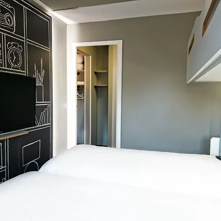Ibis Caen Porte D'angleterre 3* Caen