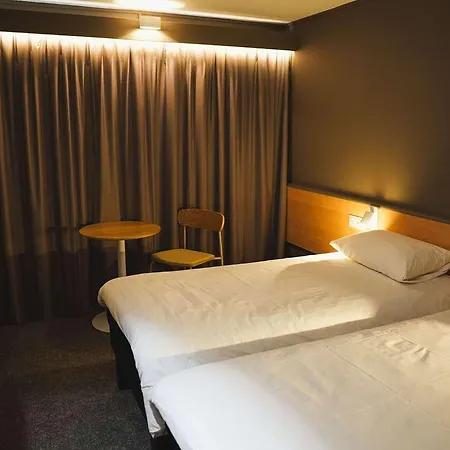 Ibis Porte D'angleterre 3*
