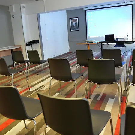 Ibis Porte D'angleterre 3*