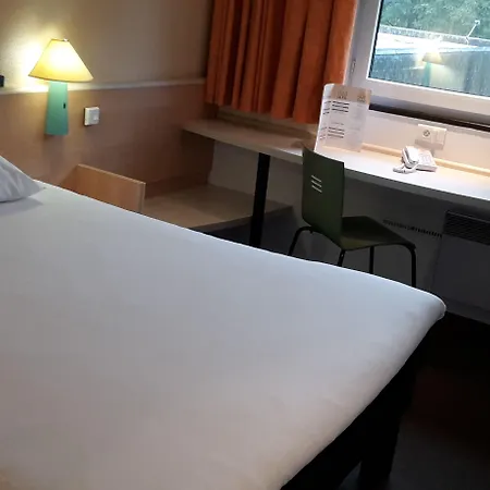 Hotel Ibis Porte D'angleterre 3*