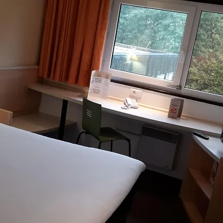 Ibis Porte D'angleterre 3*