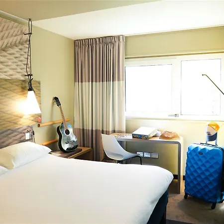 Ibis Porte D'angleterre Hotel
