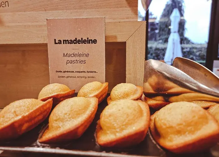 Ibis Porte D'angleterre Hotel 3*